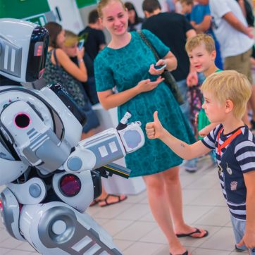 Obudź się, roboty przybyły do Warszawy !