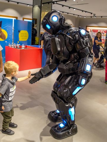 Obudź się, roboty przybyły do Warszawy !