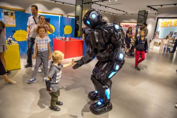 Obudź się, roboty przybyły do Warszawy !