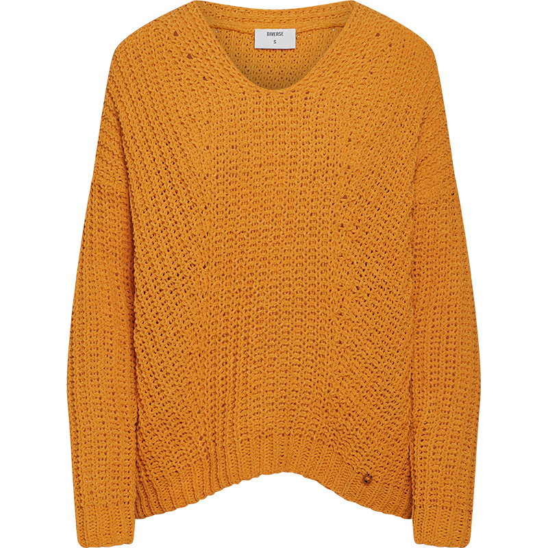 sweter o luźnym kroju